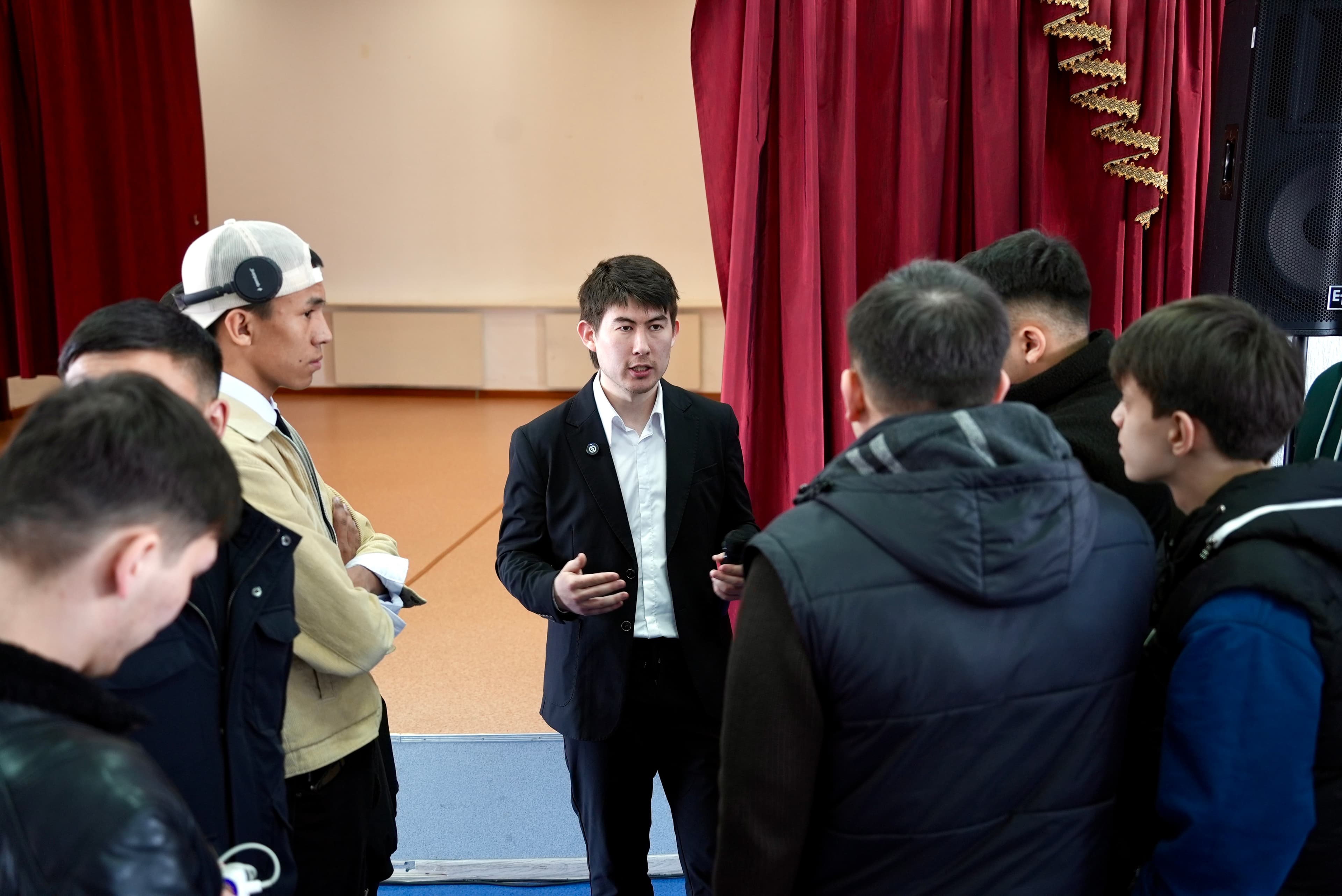 QOFA Қарағанды студенттеріне BASTA! жобасын таныстырды!