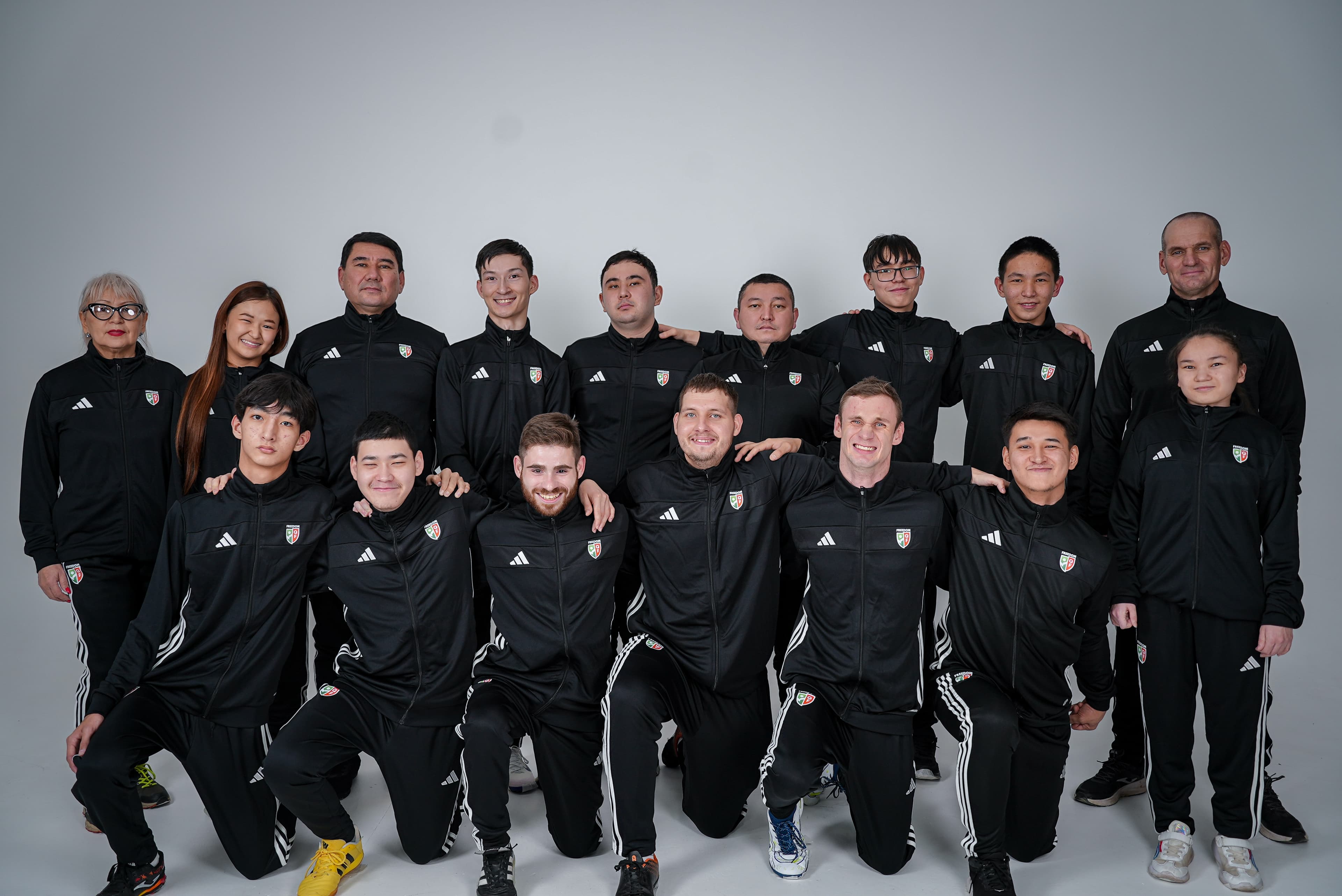 Команде «НОДА» вручена новая спортивная форма